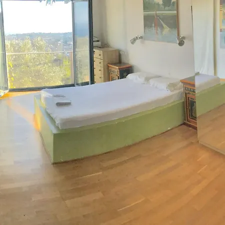 Elegant With Sea View In 빌라