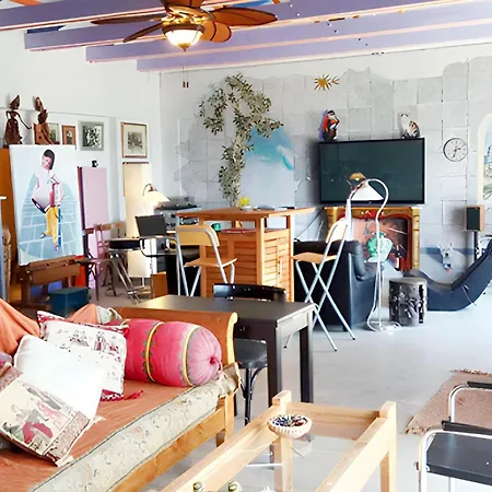 Elegant With Sea View In